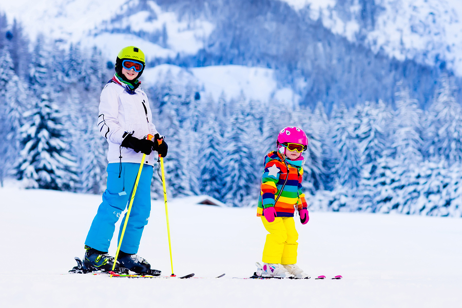 Ak ste sa rozhodli učiť dieťa lyžovať sami, buďte pripravení, že to nebude jednoduché. / Zdroj: Bigstock