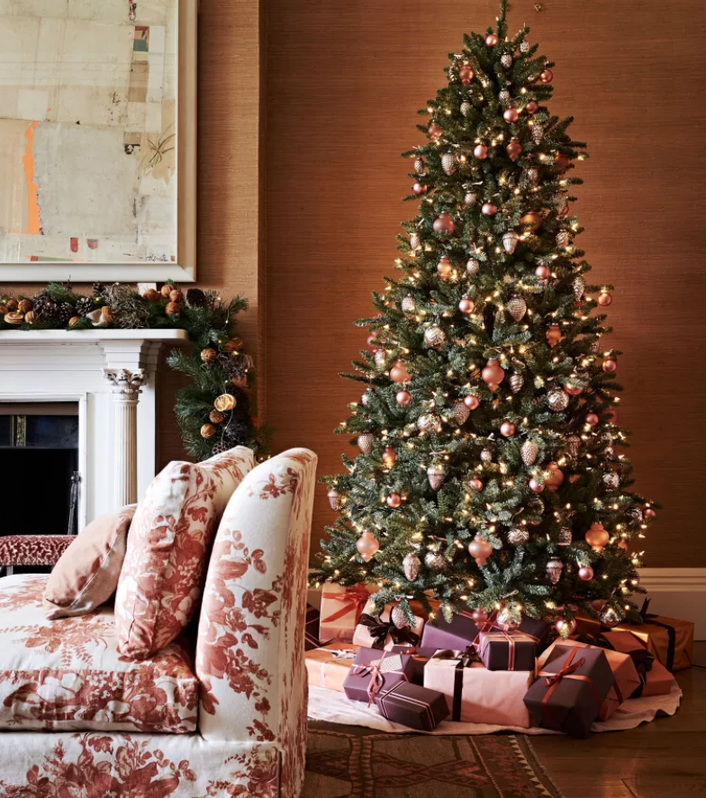 Vianočný stromček výzdoba do zlata / Photography/Adrian Briscoe (Future)