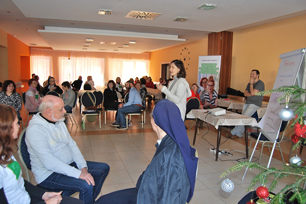 Viera Lasáková počas workshopu s učiteľmi / Foto: archív JL