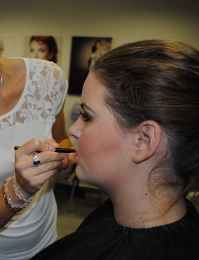PRVÝ MAKE-UP / 5-hodinový kurz sebalíčenia /Perfektná škola pre teenagerky /
