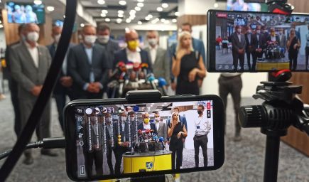 Ministerstvo spúšťa kampaň na podporu očkovania Za otvorené školy