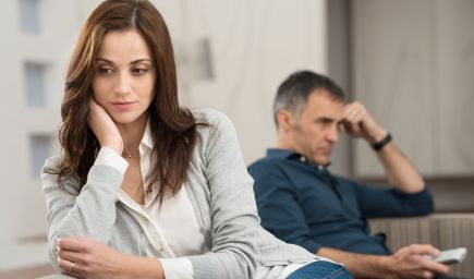 10 znakov emocionálneho zanedbávania vo vzťahu