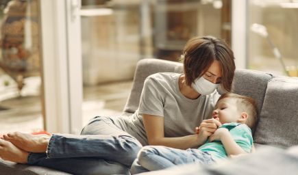 ÚVZ: Domáca izolácia pozitívnej osoby sa skráti na päť dní