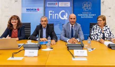 Vznik FinQ Centra prináša novú etapu do finančného vzdelávania škôl na Slovensku