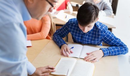 CVA: Reálne učiteľské platy sa v roku 2022 výrazne prepadli