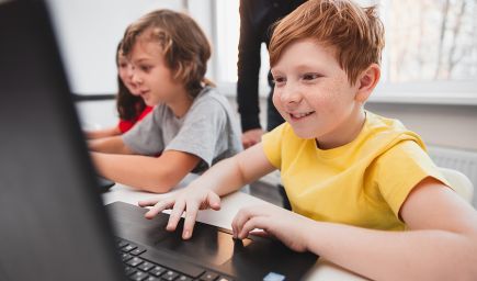 ASAI spúšťa prieskum o využívaní umelej inteligencie vo vzdelávaní