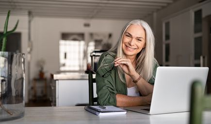 EUBA a Agel spúšťajú nový koncept vzdelávania pre seniorov
