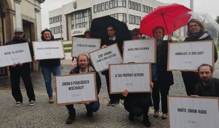 ISU protestuje proti schváleniu zákona o pedagogických a odborných zamestnancoch