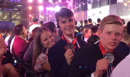 Slovenskí stredoškoláci zažiarili na prestížnej vedeckej súťaži v Číne