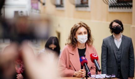 Duševné problémy nepoznajú vekové hranice.  Krízová linka pomoci pomáha nepretržite už jeden rok