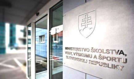 Akadémia médií vraj neposkytla študentom sociálne štipendiá. Ministerstvo školstva jej posiela kontrolu