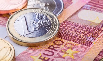 P. PLAVČAN: Učiteľom sa od septembra zvýšia platy o šesť percent