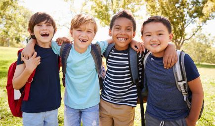 Priateľstvá chlapcov majú vplyv na ich zdravie aj v dospelosti