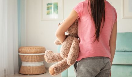 Čo je Tourettov syndróm? Nekontrolovateľné grimasy, žmurkanie, trhanie hlavy alebo končatín