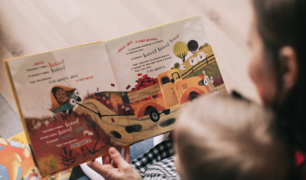 Noc s Andersenom bude 9. októbra. Začítajte sa s deťmi do kníh aj vy!