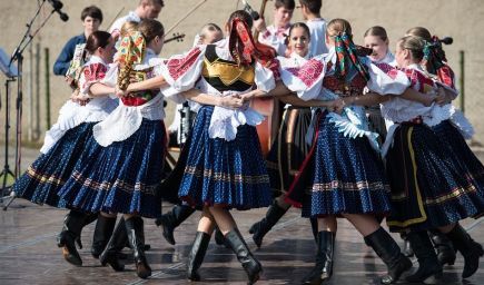 Tancujete, spievate alebo organizujete podujatia? Získajte 1000 eur a plňte si sny ľahšie!