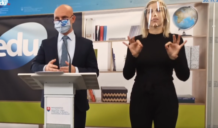 Ministerstvo tvorí databázu 1000 video hodín pre školy a žiakov (+ VIDEO)