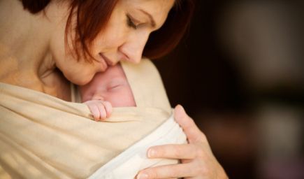 10 dôvodov, prečo svoje dieťa nosiť už od narodenia