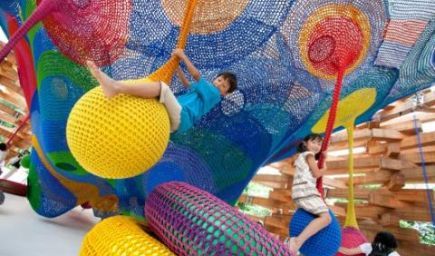 Najkrajšie ihriská na svete #1: Ručne pletené ihrisko ako skutočné umelecké dielo