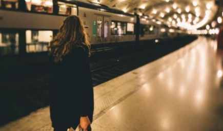 Na zamyslenie: Cudzinec a dievča