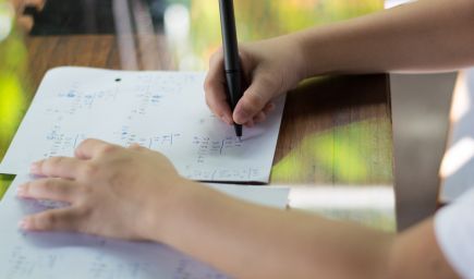 Emócie ovplyvňujú úspechy žiakov v matematike celé roky, tvrdí nemecká štúdia