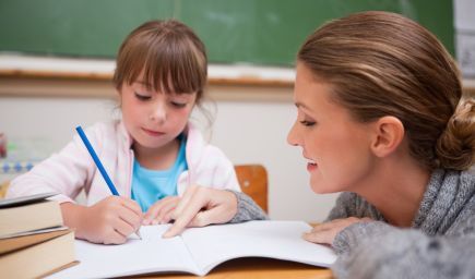 Na školách chýbajú asistenti učiteľa a odborné tímy, tvrdí Inklukoalícia