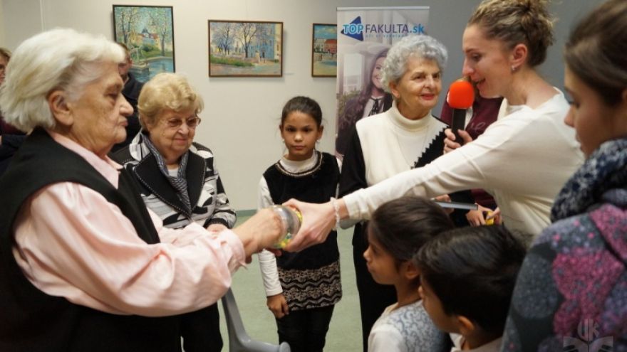 Deti a seniori na krste kníh