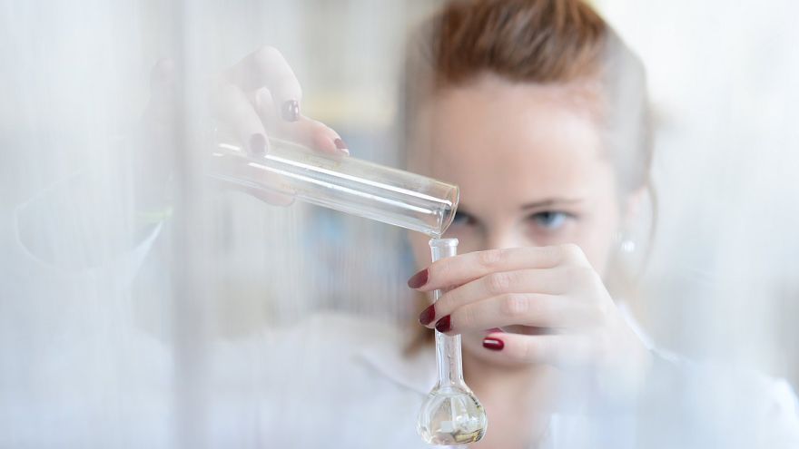 Farmaceutická fakulta Univerzity Komenského (UK) v Bratislave si pripomína 65. výročie svojho založenia. 