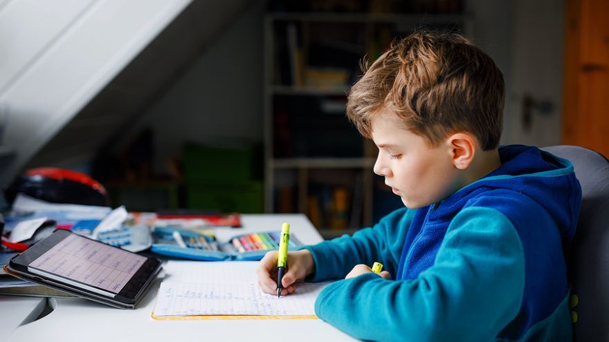 Až 128.000 detí, čo predstavuje viac ako 18 percent, sa online neučilo. 