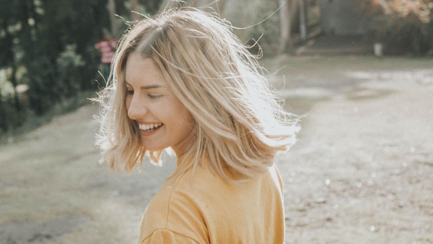 Len my máme kontrolu nad naším myslením a pokiaľ sa nám nedarí žiť dobre, inšpirovať sa môžeme ľuďmi, ktorí sa v našom okolí tešia zo života a sršia optimizmom. 