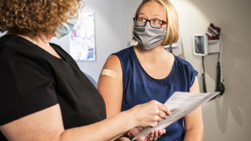 Prokopová si myslí, že rozhodnutie o povinnom očkovaní niektorých skupín ľudí bude potrebné veľmi dôsledne zvážiť.