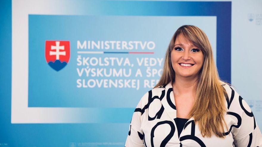 Lepšie zvládnutie vzdelávania pre žiakov, ktorí sú ohrození školským neúspechom. To je cieľom aplikačnej pomôcky, ktorú vydalo ministerstvo školstva. Obsahuje konkrétne kroky, ktoré pomôžu nastaviť spoluprácu s poradňami, riaditeľmi, učiteľmi, ako aj