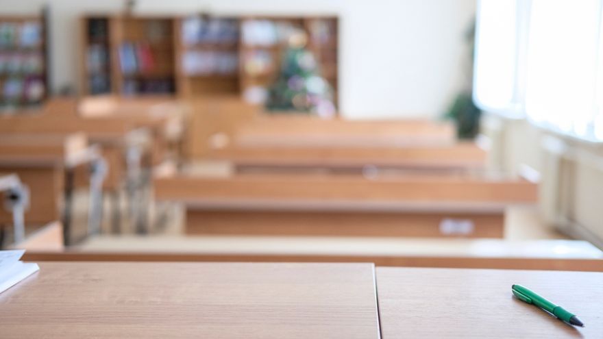 Rokovania k vyšším platom v školstve na úrovni Ministerstva školstva, vedy, výskumu a športu SR stále prebiehajú.