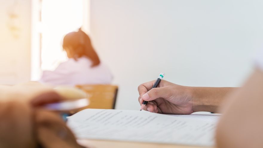 Počas stredy budú žiaci písať testy zo slovenského jazyka a literatúry alebo maďarského jazyka a literatúry a matematiky. 