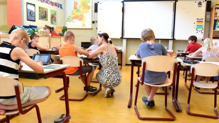 Takmer tri štvrtiny základných a stredných škôl (73 percent) realizovali jazykové kurzy na odstránenie jazykových bariér ukrajinských žiakov. 
