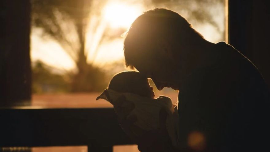 Popôrodná depresia u otcov: 9 vecí, ktoré by ste mali vedieť