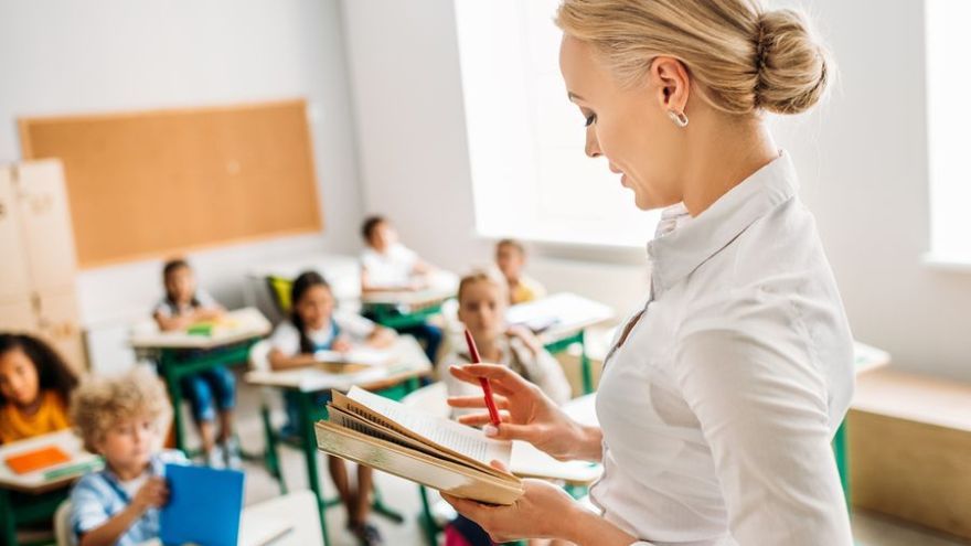 Pri sebapoznávaní sa žiaci učia žiť v súlade so sebou. Keď dieťa môže spoznávať samo seba, postupne sa u neho formuje aj jeho sebaúcta. Keď má vytvorené podmienky, aby si uvedomovalo svoju vlastnú hodnotu, zároveň dokáže vnímať aj hodnotu iných ľudí.