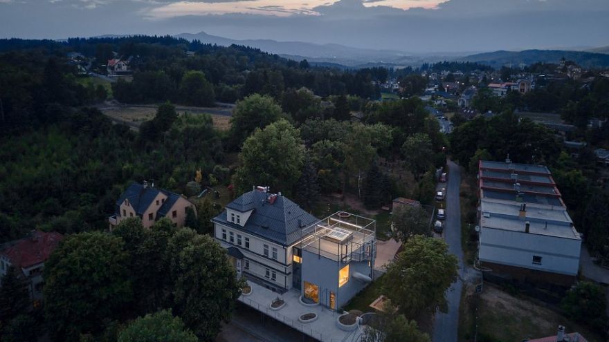 Montessori škôlka v Jablonci nad Nisou s tobogánom