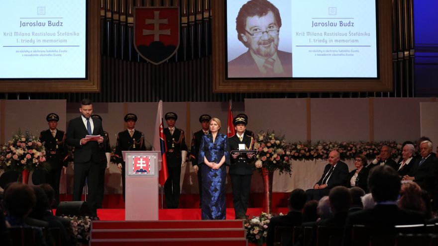 Jaroslav Budz bol stredoškolský pedagóg vyučujúci na Spojenej škole vo Vrútkach. 