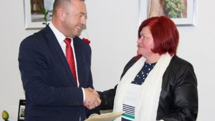 Riaditeľ Štátneho pedagogického ústavu Ľudovít Hajduk a predsedníčka Slovenskej rady rodičovských združení Júlia Lindtnerová 