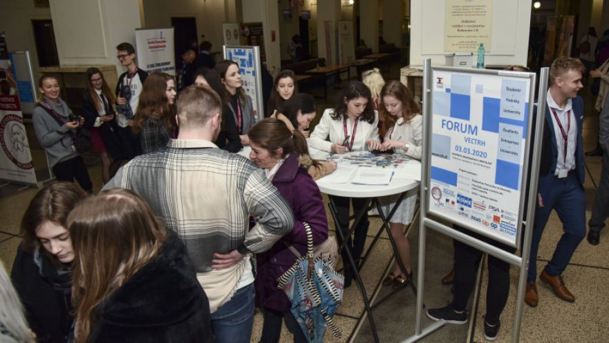 9. ročník pracovného veľtrhu Študenti - Podniky - Univerzity v priestoroch Právnickej fakulty Univerzity Komenského v Bratislave 