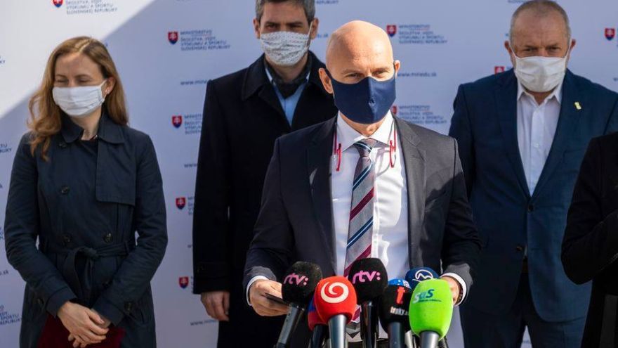 Ministerstvo školstva bude mať aj v tomto funkčnom období troch štátnych tajomníkov. 