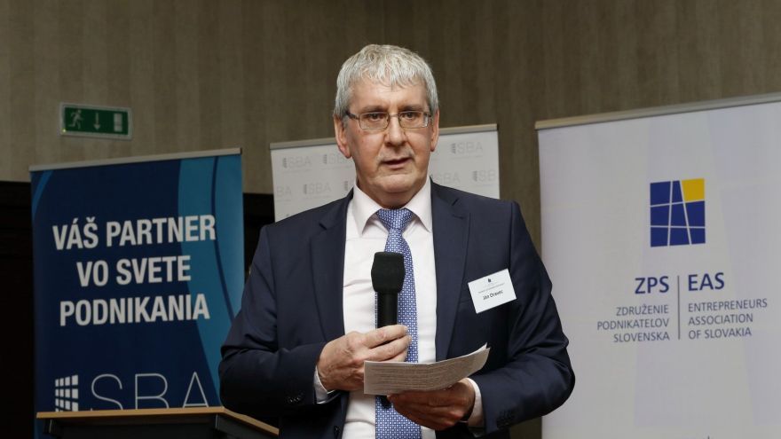 Ján Oravec, prezident Združenia podnikateľov Slovenska na konferencii Zručnosti do neznámej budúcnosti – Nepripravujme absolventov pre svet, v ktorom žijeme, ale pre svet, ktorý príde