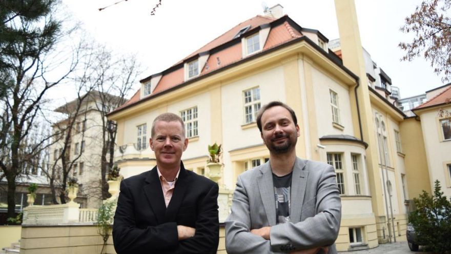 LEAF Academy s jej dvomi riaditeľmi Chrisom Cheneyom a Matejom Sapákom