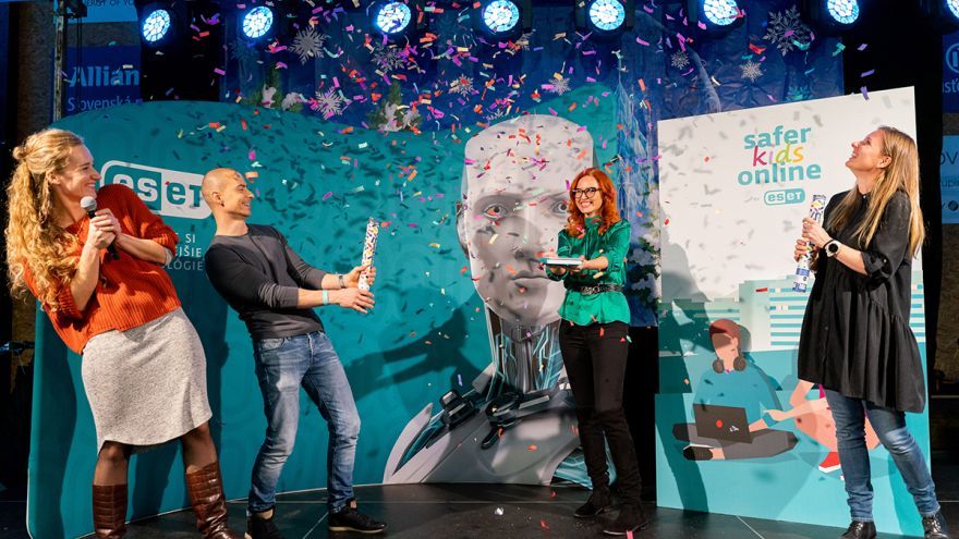 Krst knihy Spojení navždy - Ako nestratiť deti v digitálnej dobe