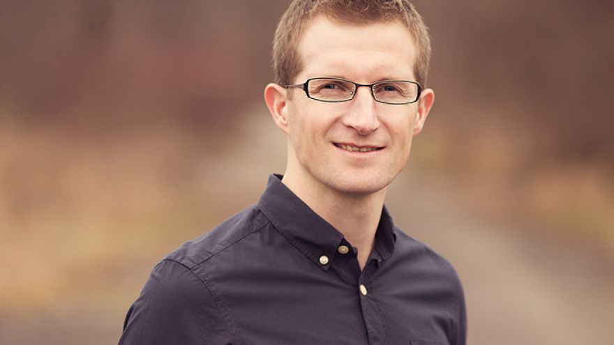 Šporotový psychológ Peter Kuračka si myslí, že detský šport by mal byť hlavne o radosti. Rodičia však pri ňom deti dokážu zbytočne vystresovať.