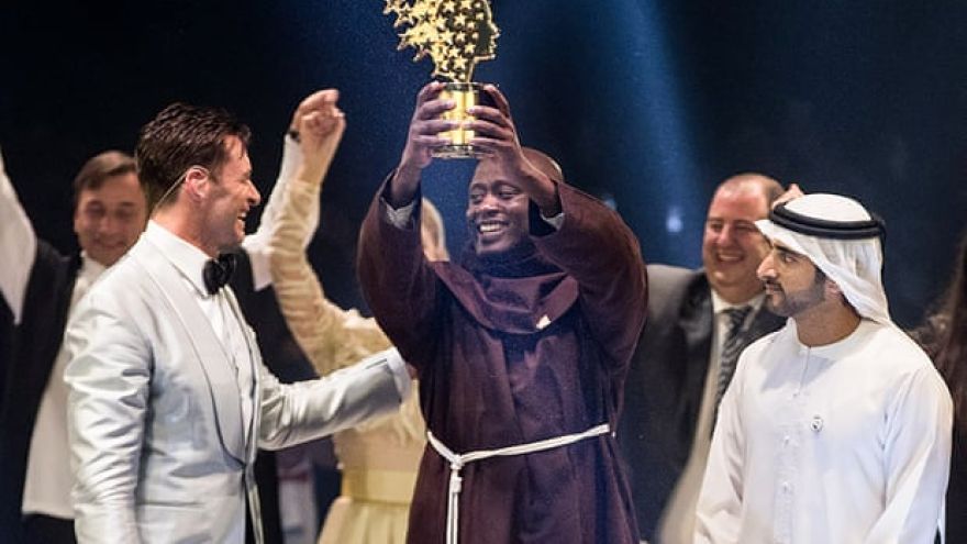 Cenu Global Teacher Prize získal Keňan Peter Tabichi.