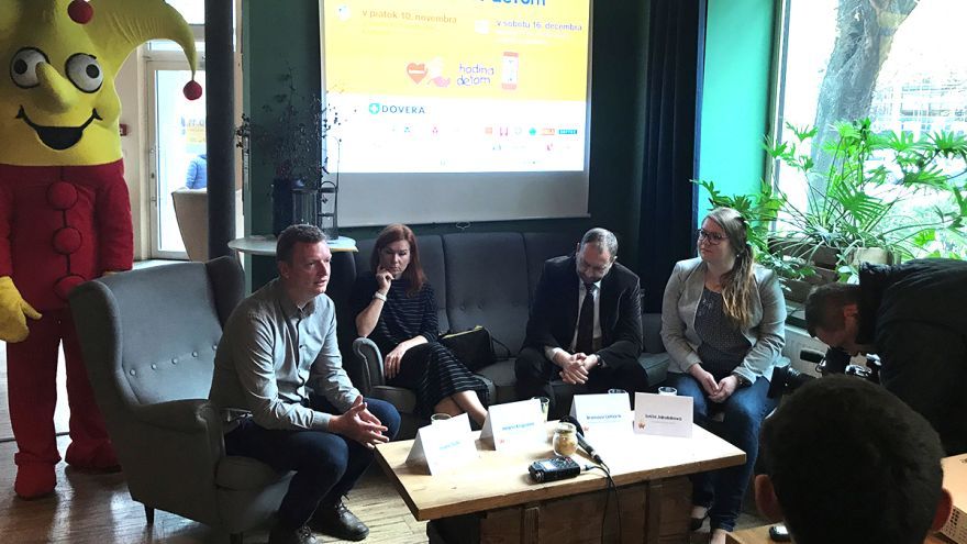 Prispieť môžete na podporu jedinečných projektov priamo do pokladničiek v uliciach vášho mesta alebo aj zaslaním sms na číslo 800.