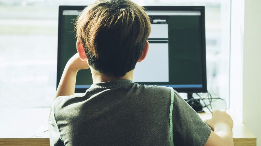 Programovanie môže byť preto pre deti, ktoré trávia čas s technológiami, zmysluplne strávený čas. 