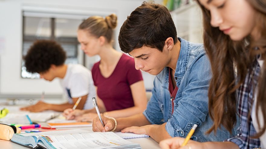NÚCEM ponúka do 19. mája testy pre žiakov deviateho ročníka základných škôl a štvrtého ročníka gymnázií s osemročným vzdelávacím programom.